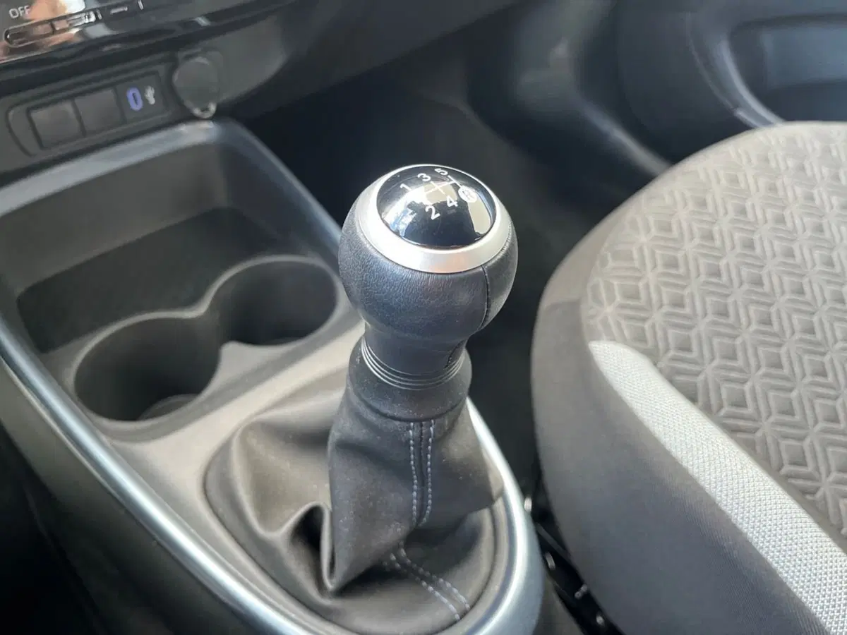 Toyota Aygo X usata a Ragusa (12)