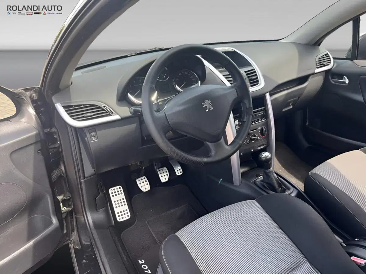 Peugeot 207 Cabrio usata a Alessandria (11)