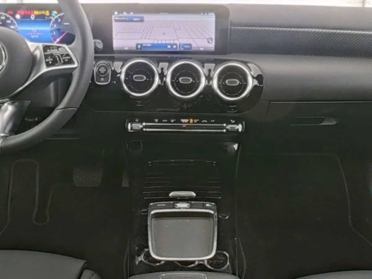 Mercedes-Benz Classe A Sedan usata a Novara (5)