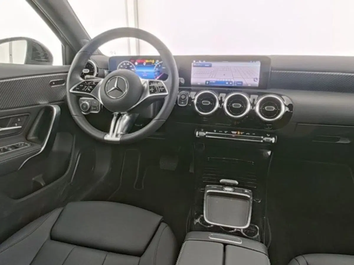 Mercedes-Benz Classe A Sedan usata a Novara (6)