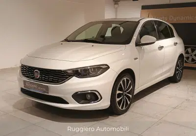 Fiat Tipo Tipo 1.6 Mjt S&amp;S 5 porte Lounge del 2016 usata a Catanzaro