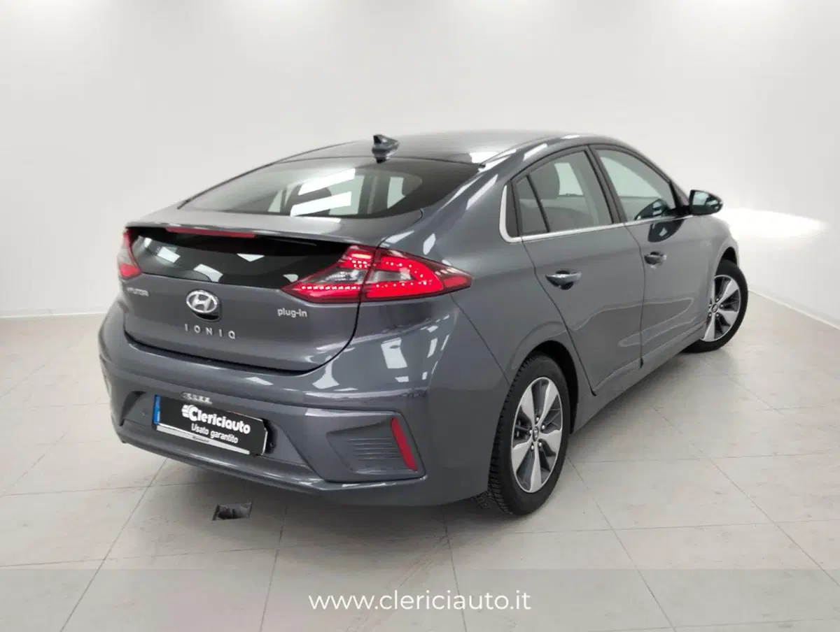 Hyundai Ioniq usata a Como (2)