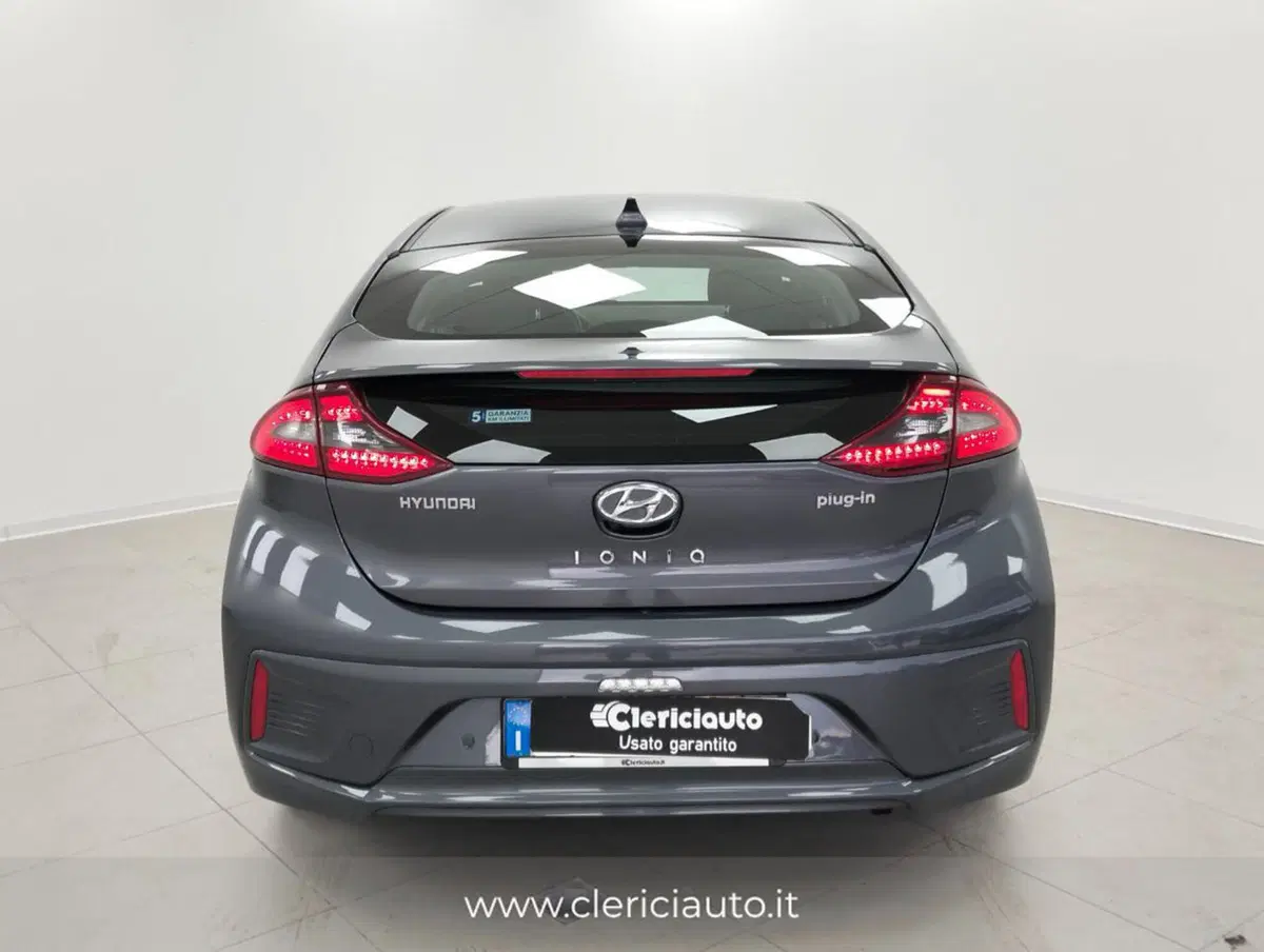 Hyundai Ioniq usata a Como (7)