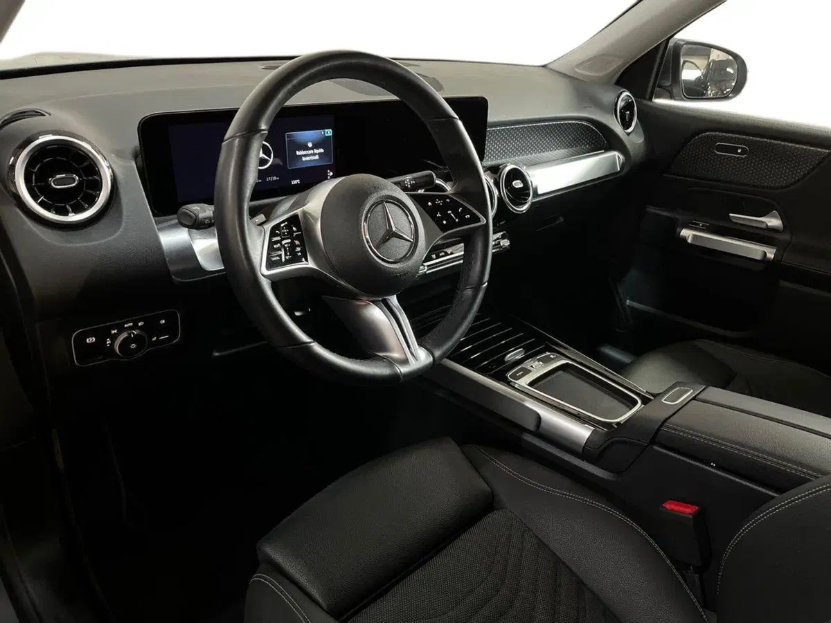 Mercedes-Benz GLB usata a Taranto (10)