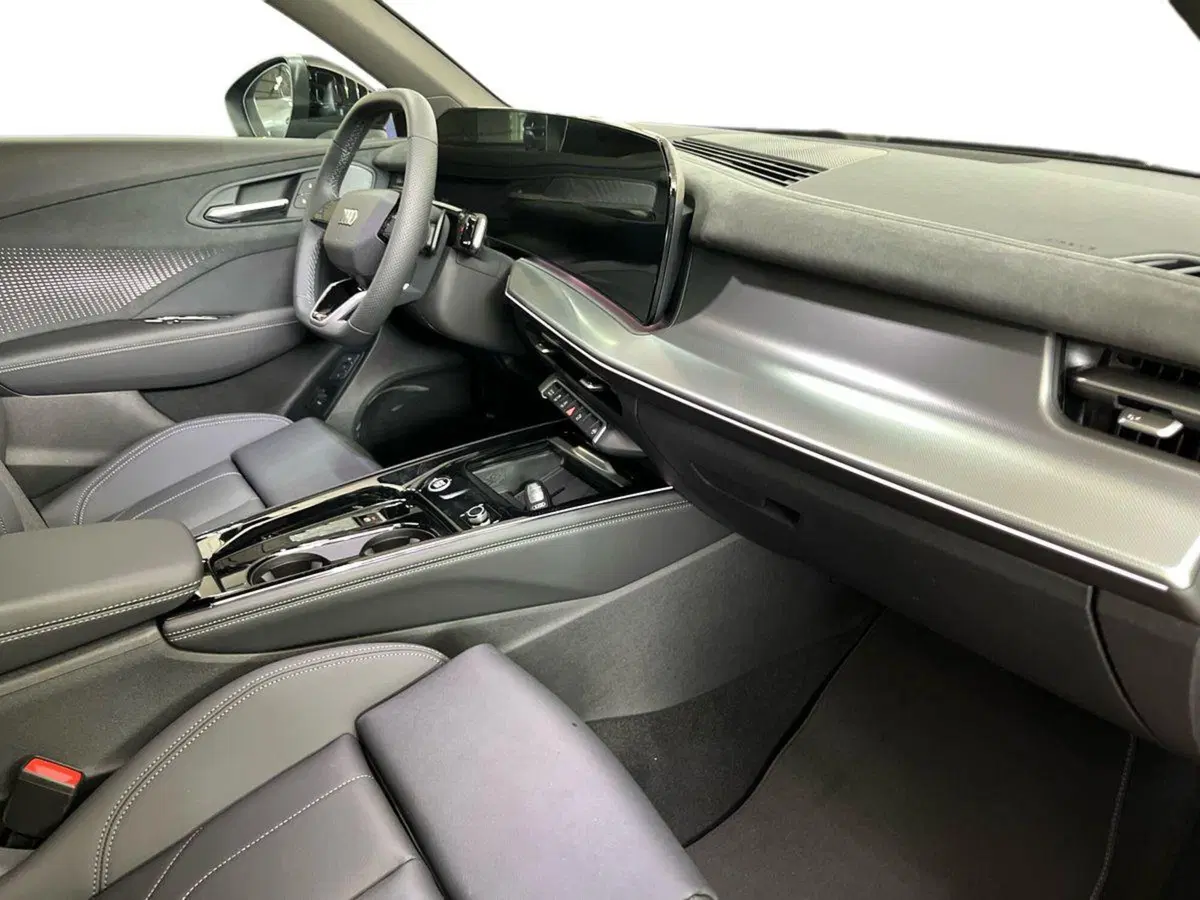 Audi Q3 Sportback nuova a Bari (9)