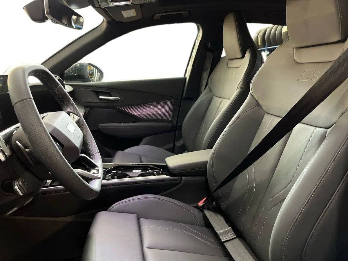 Audi Q3 Sportback nuova a Bari (7)