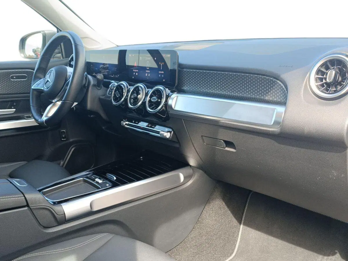 Mercedes-Benz GLB usata a Bari (15)