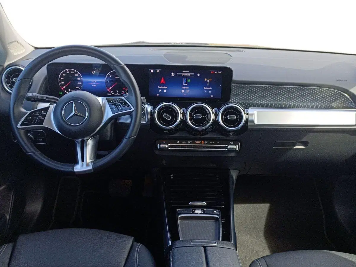 Mercedes-Benz GLB usata a Bari (9)