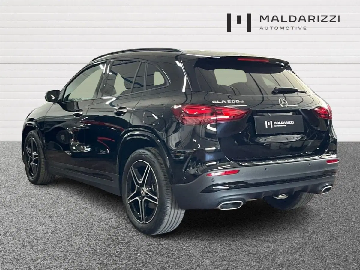 Mercedes-Benz GLA SUV usata a Bari (4)