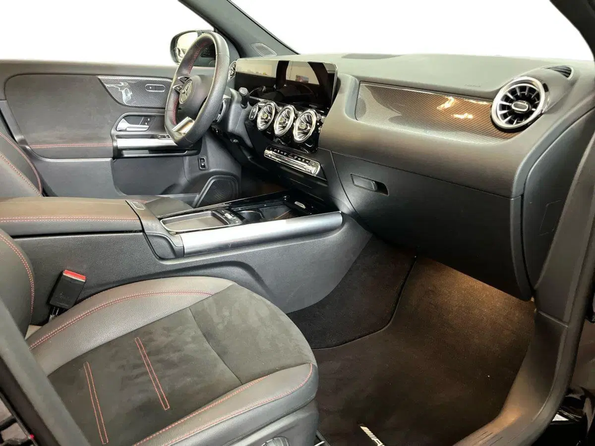Mercedes-Benz GLA SUV usata a Bari (9)