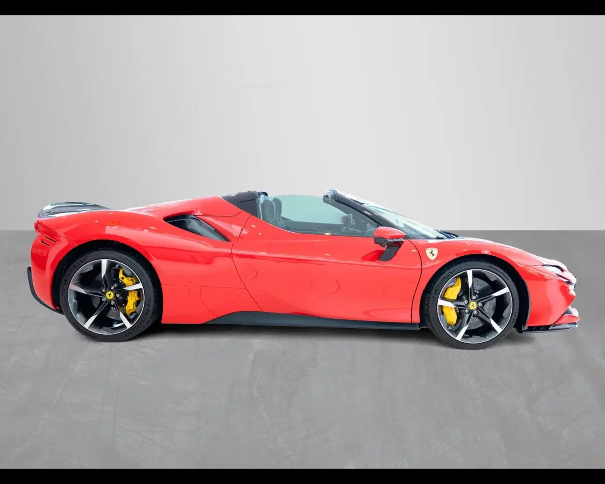 Ferrari SF90 Spider usata a Verona (11)