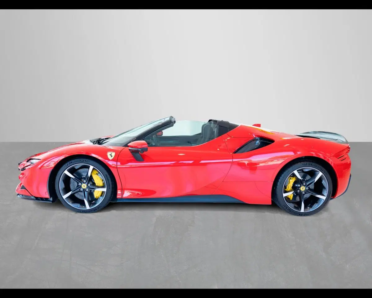 Ferrari SF90 Spider usata a Verona (3)