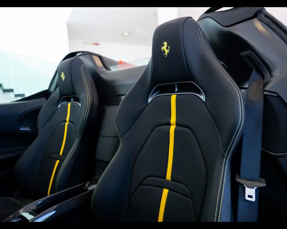 Ferrari SF90 Spider usata a Verona (6)