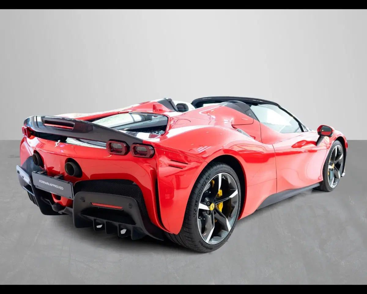 Ferrari SF90 Spider usata a Verona (8)