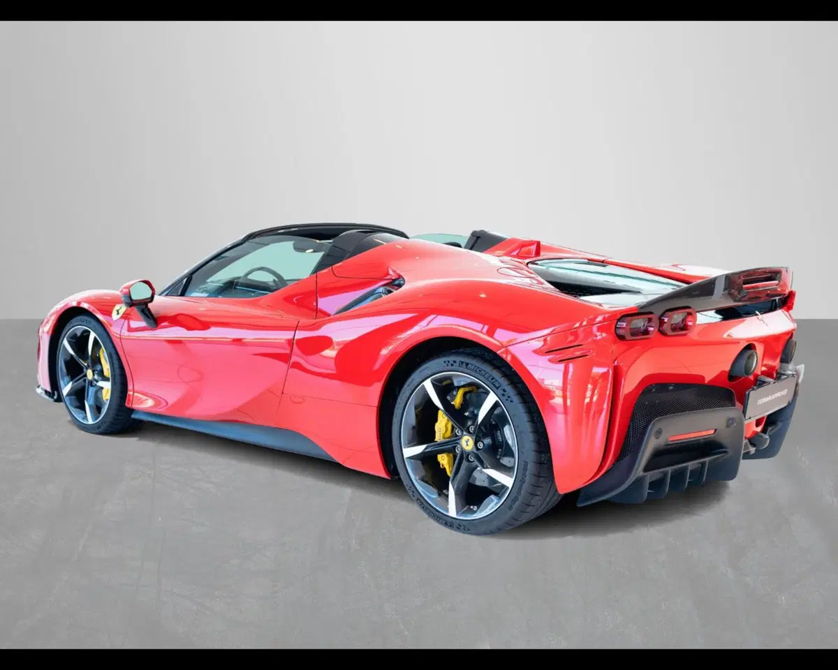 Ferrari SF90 Spider usata a Verona (9)