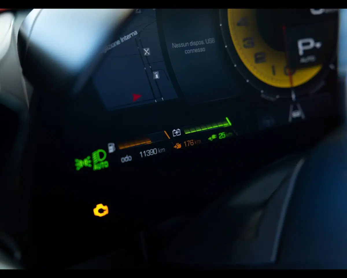 Ferrari 296 Coupé usata a Verona (20)