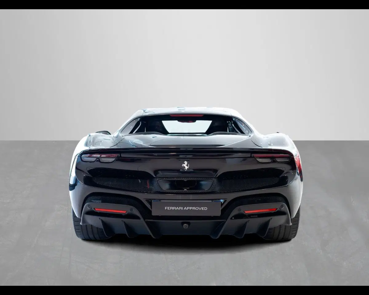 Ferrari 296 Coupé usata a Verona (4)