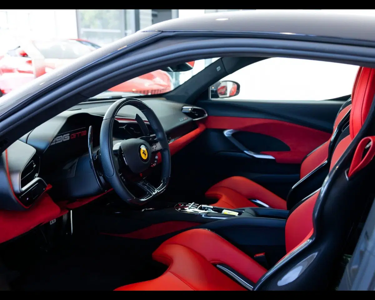 Ferrari 296 Coupé usata a Verona (5)