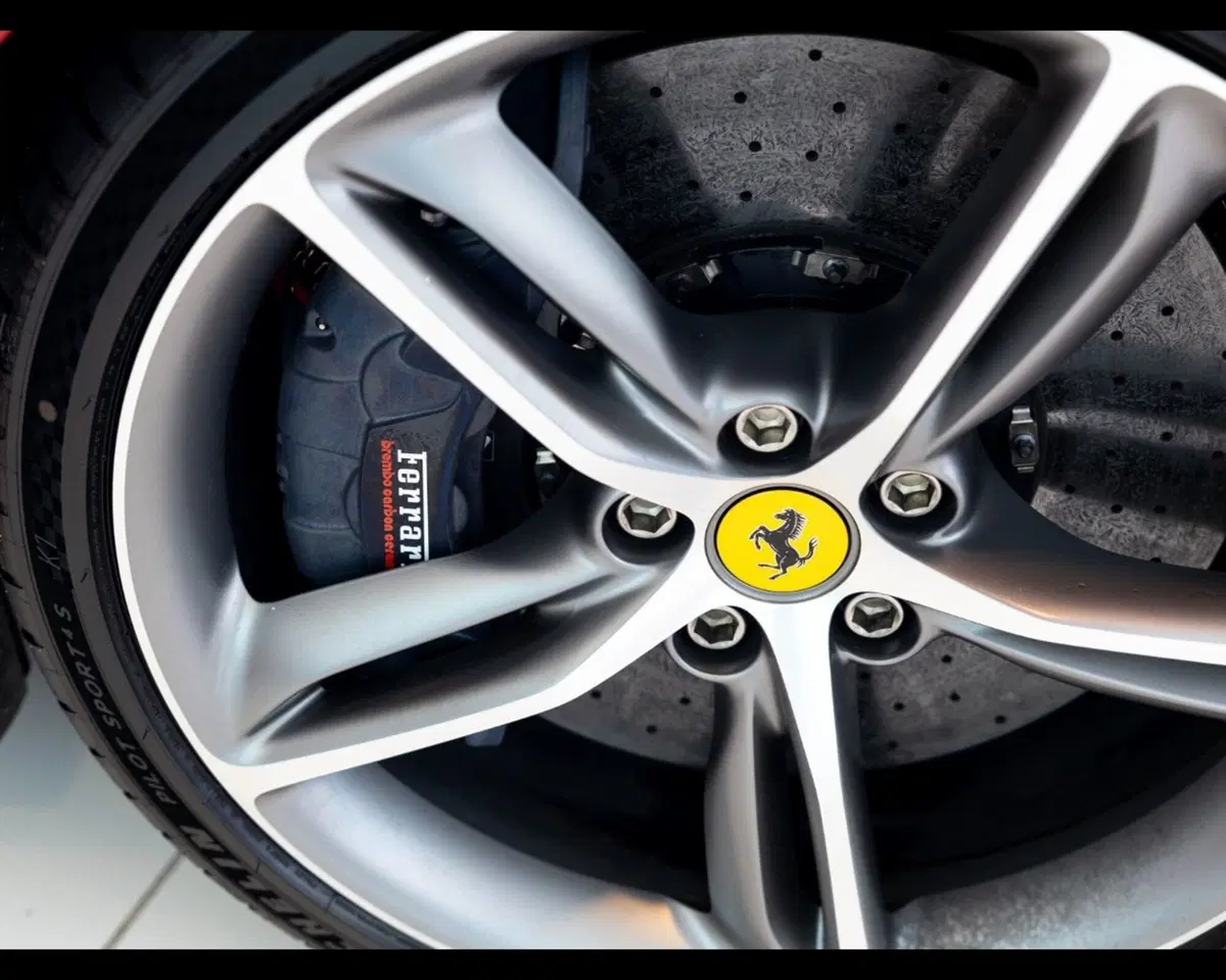 Ferrari 296 Coupé usata a Verona (12)