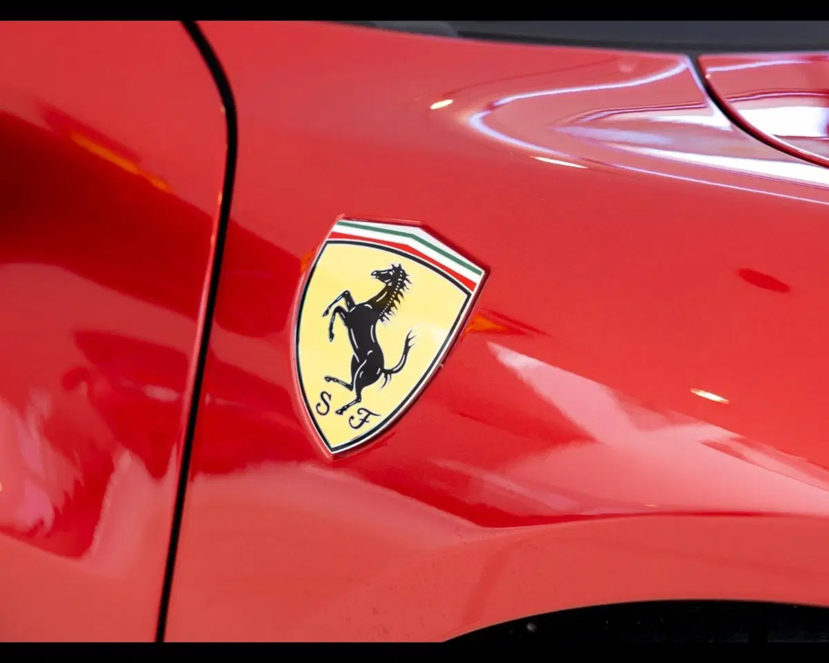 Ferrari 296 Coupé usata a Verona (13)