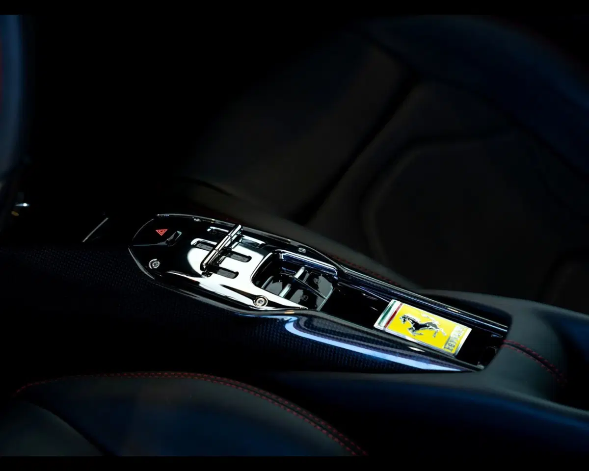 Ferrari 296 Coupé usata a Verona (18)