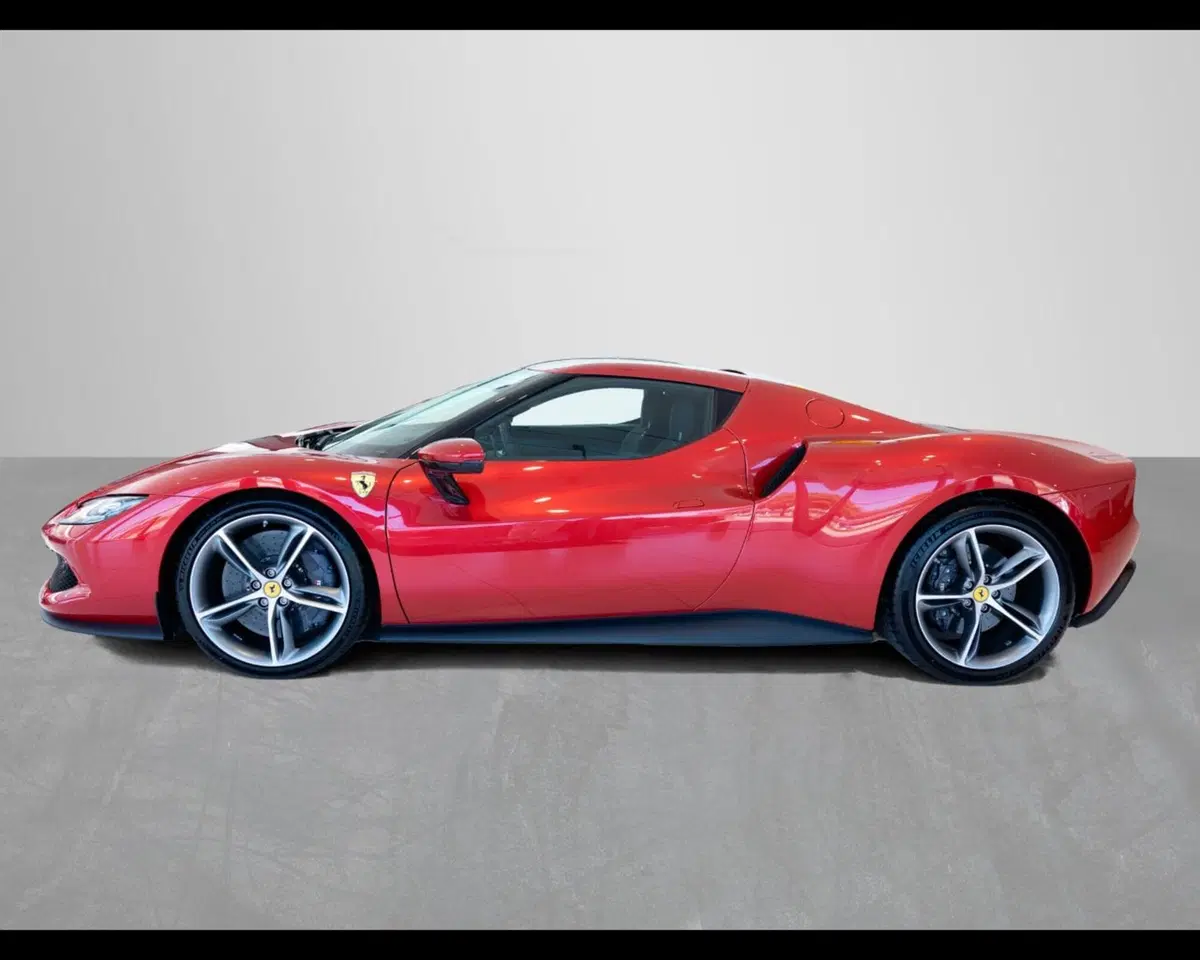 Ferrari 296 Coupé usata a Verona (3)