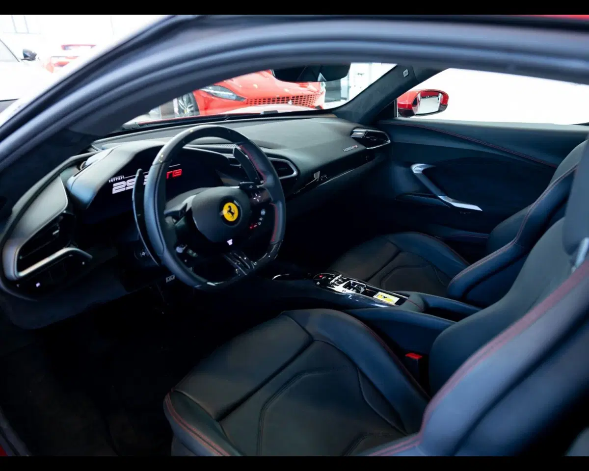 Ferrari 296 Coupé usata a Verona (5)
