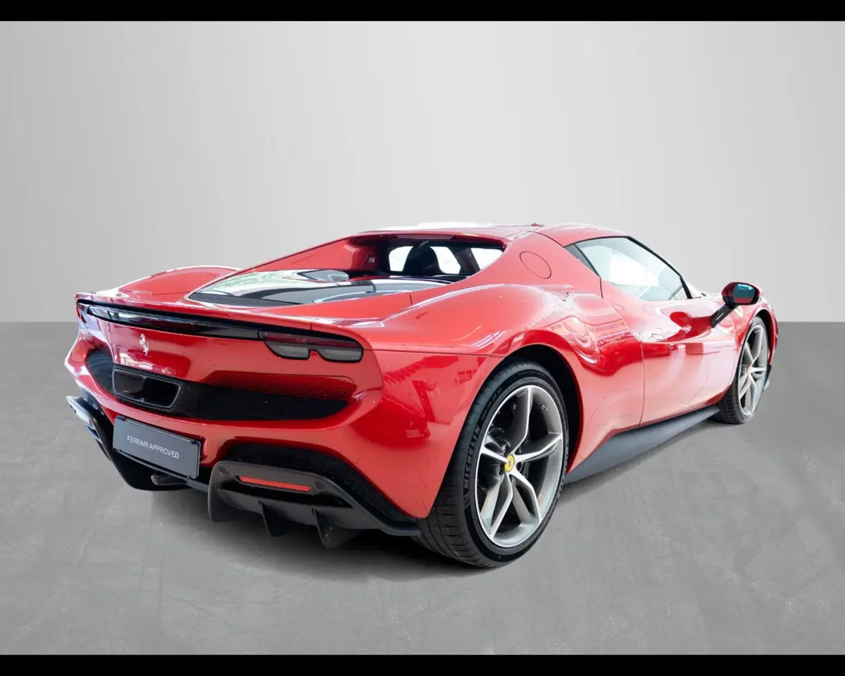 Ferrari 296 Coupé usata a Verona (8)