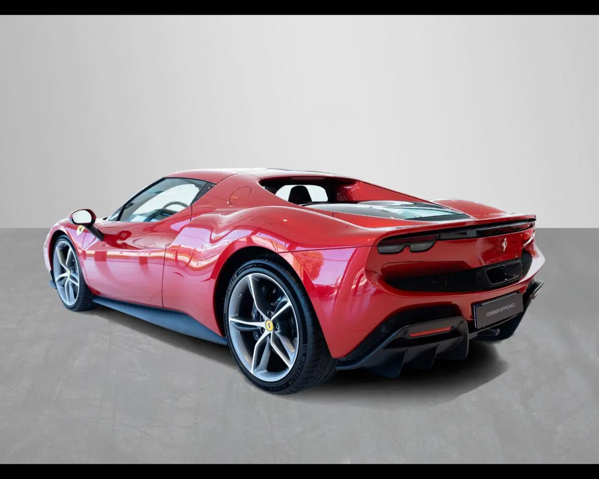 Ferrari 296 Coupé usata a Verona (9)
