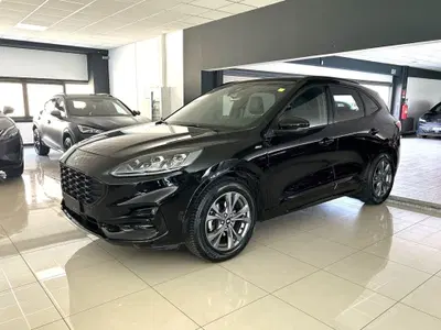 Ford Kuga 1.5 ecoboost ST-Line X 2wd 150cv del 2020 usata a Ferrara