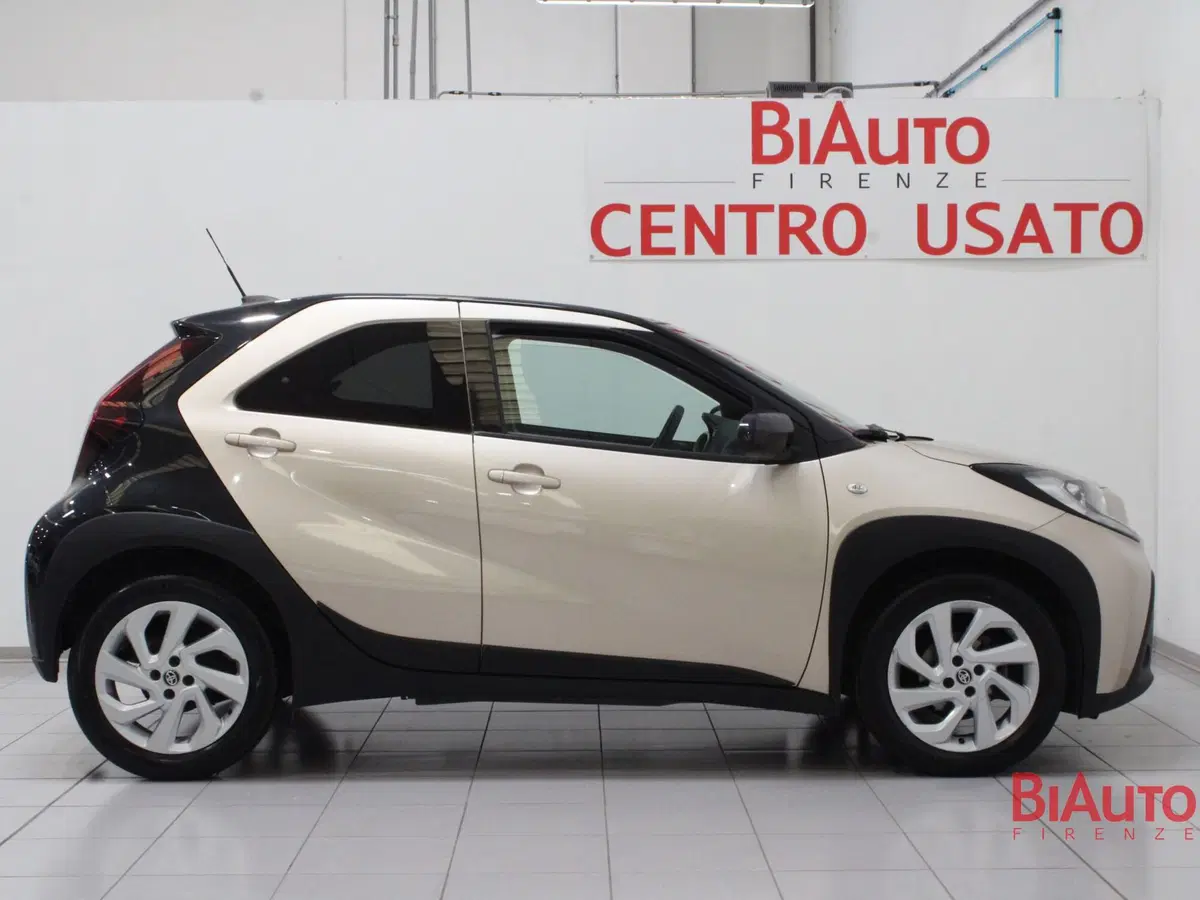 Toyota Aygo X usata a Firenze (19)