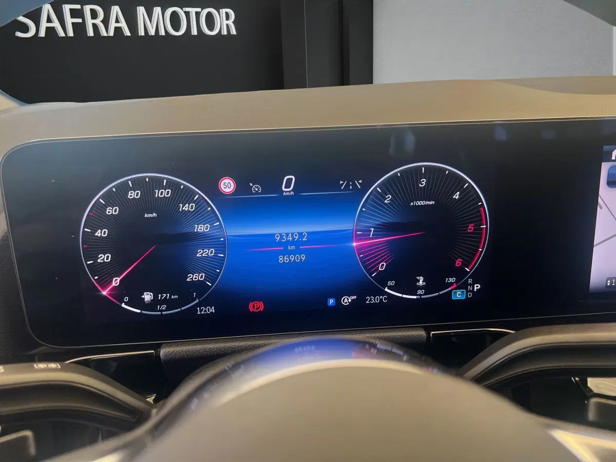 Mercedes-Benz GLA SUV usata a Cosenza (11)