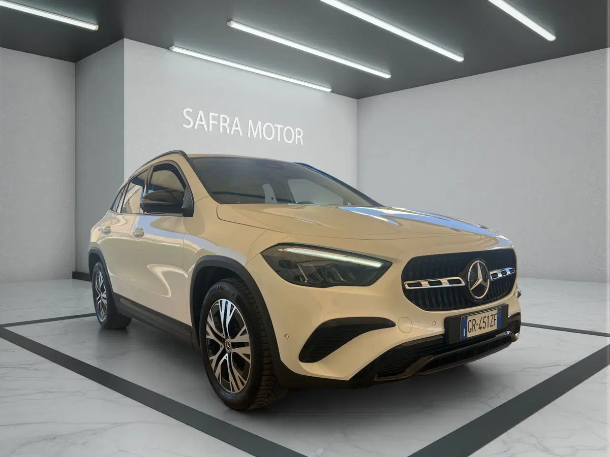 Mercedes-Benz GLA SUV usata a Cosenza (8)