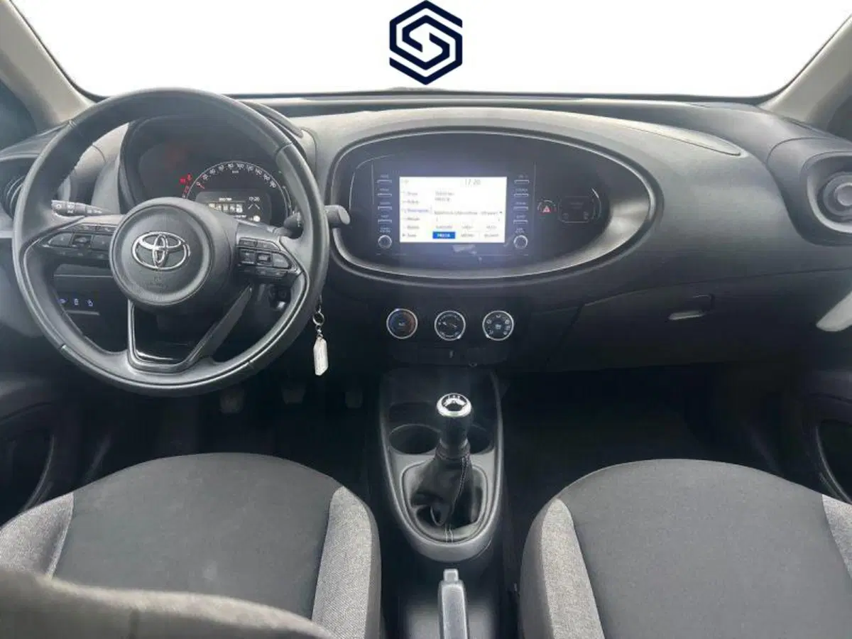 Toyota Aygo X usata a Cagliari (9)
