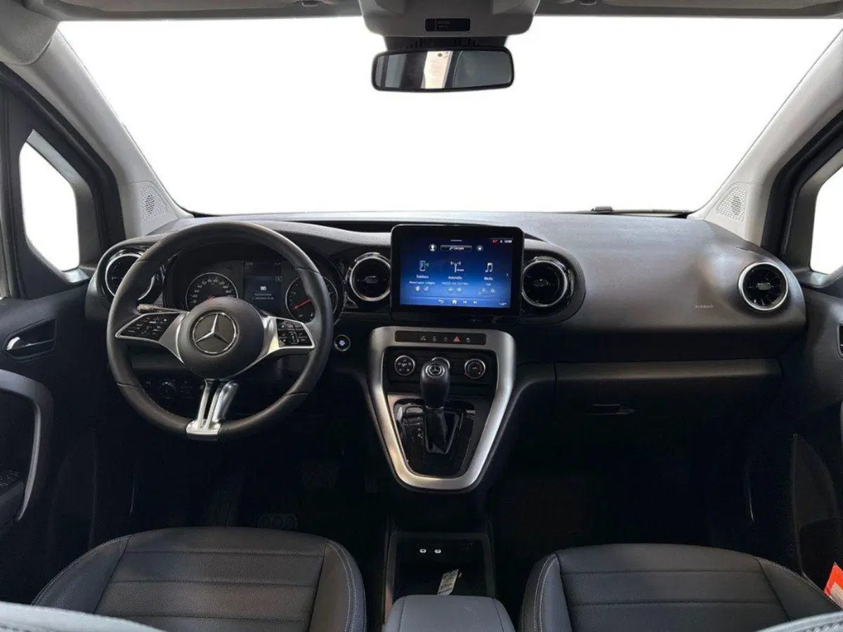 Mercedes-Benz Classe T nuova a Rimini (10)
