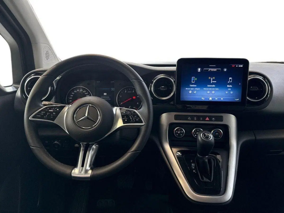 Mercedes-Benz Classe T nuova a Rimini (11)