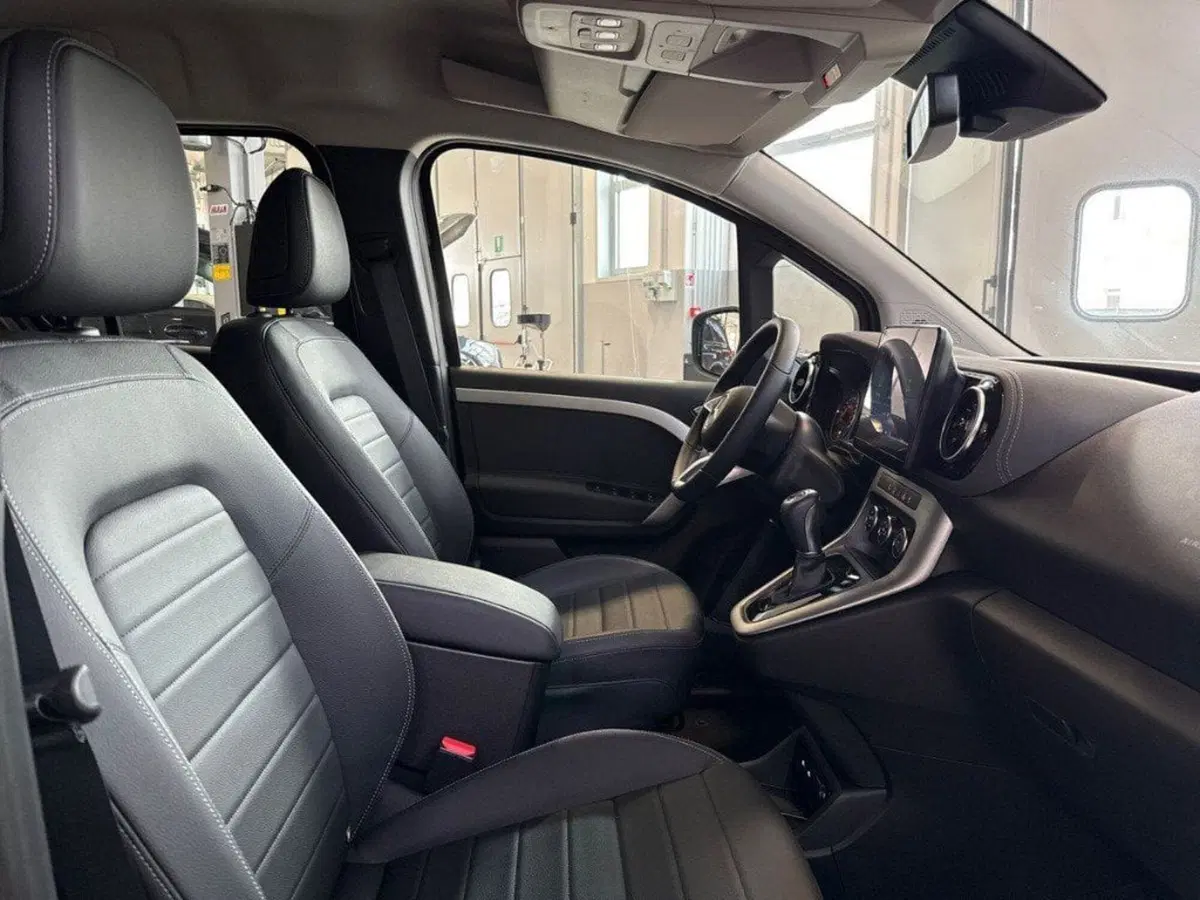 Mercedes-Benz Classe T nuova a Rimini (14)