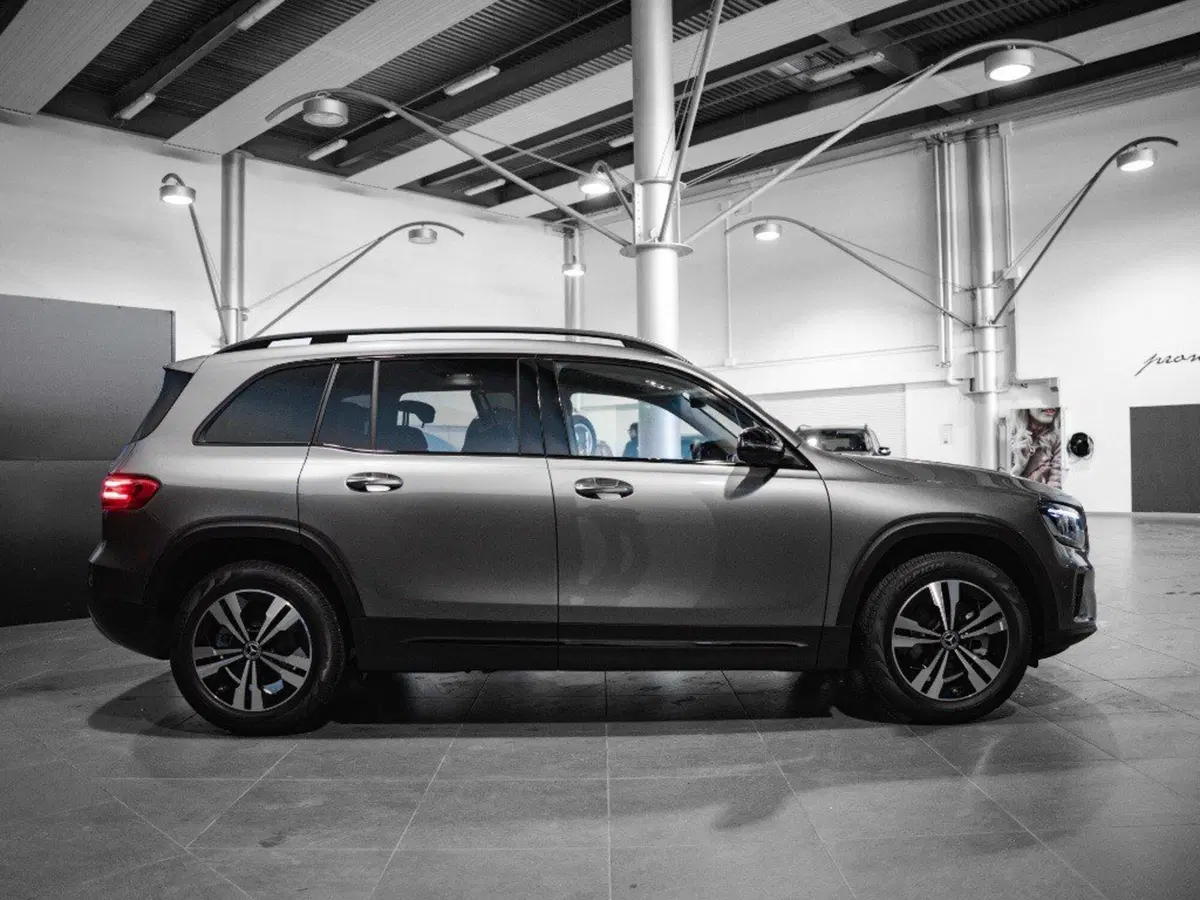 Mercedes-Benz GLB nuova a Ancona (4)
