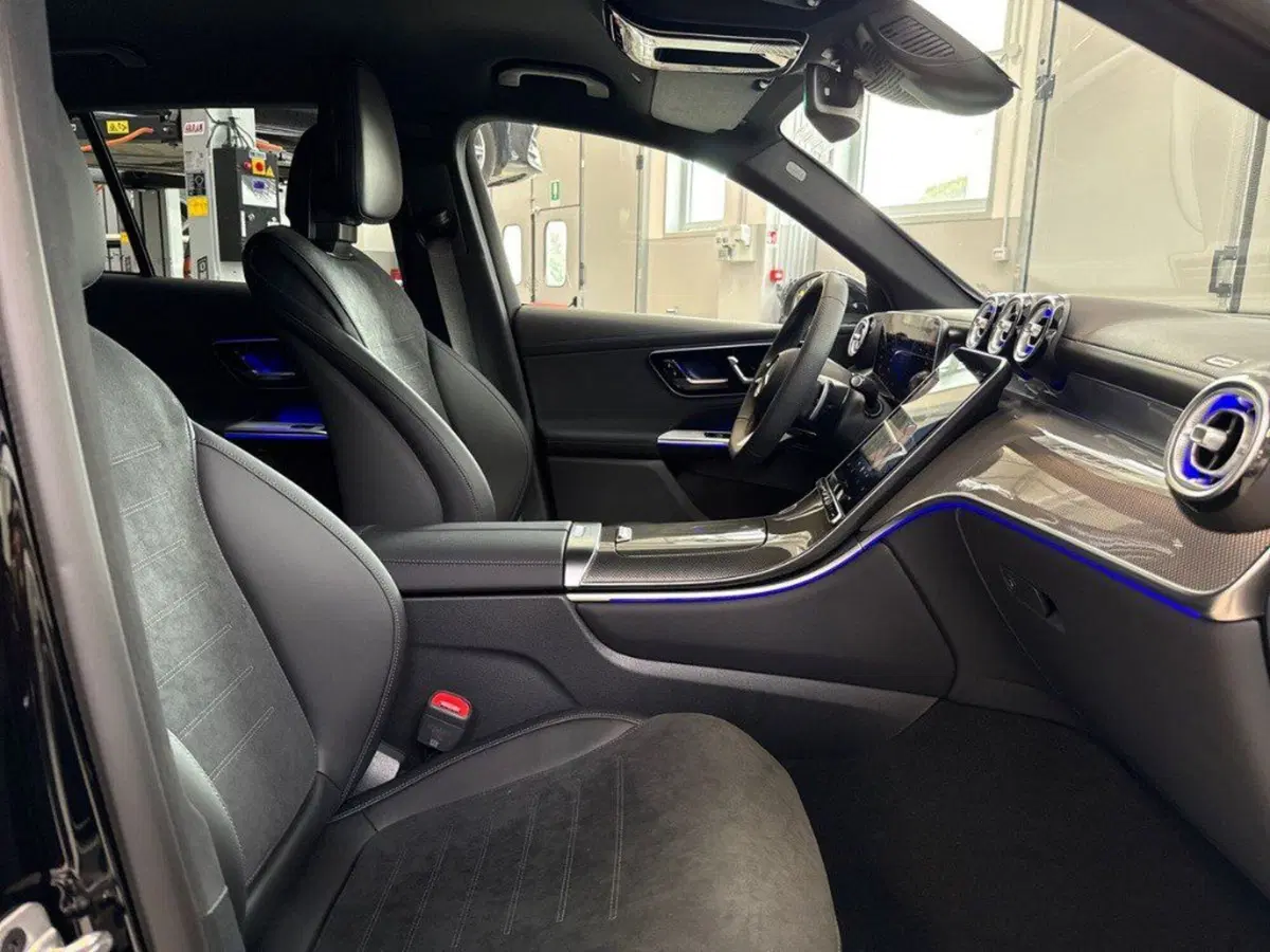 Mercedes-Benz GLC nuova a Rimini (14)