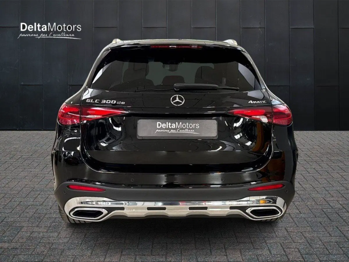 Mercedes-Benz GLC nuova a Rimini (4)