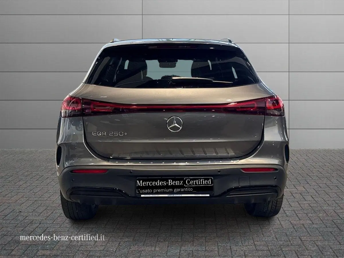 Mercedes-Benz EQA usata a Macerata (4)