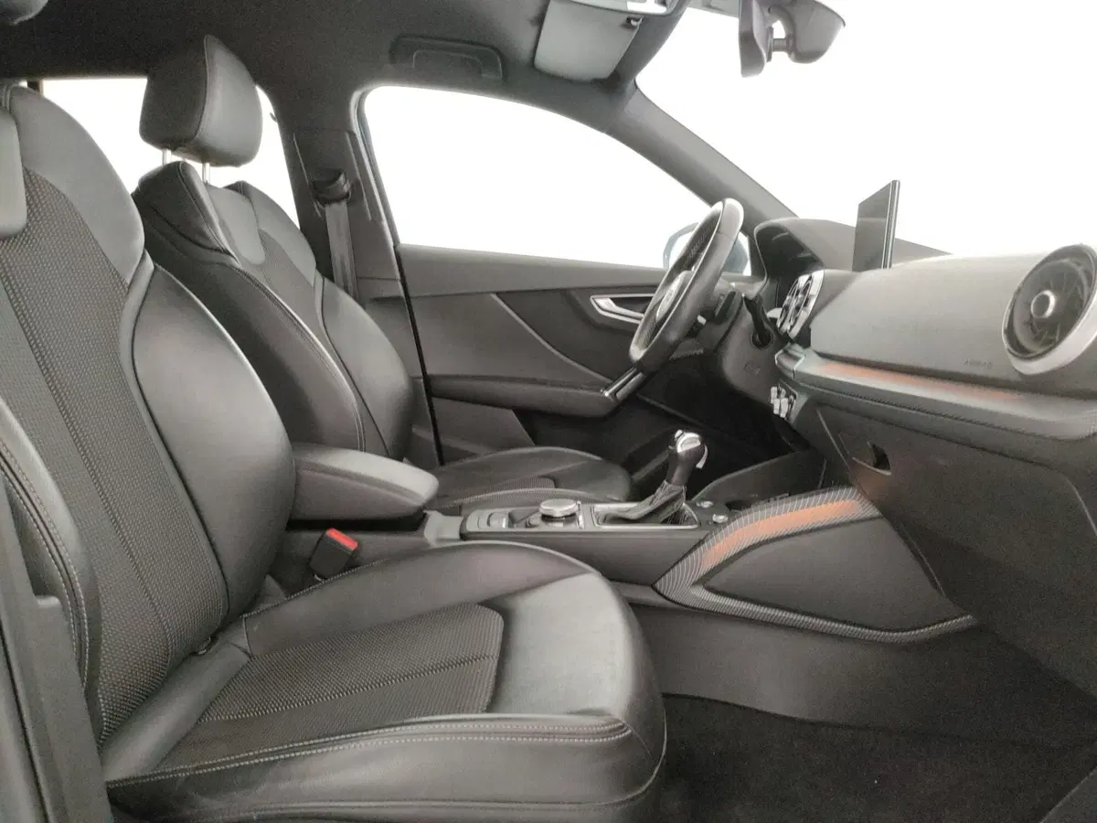 Audi Q2 usata a Napoli (7)
