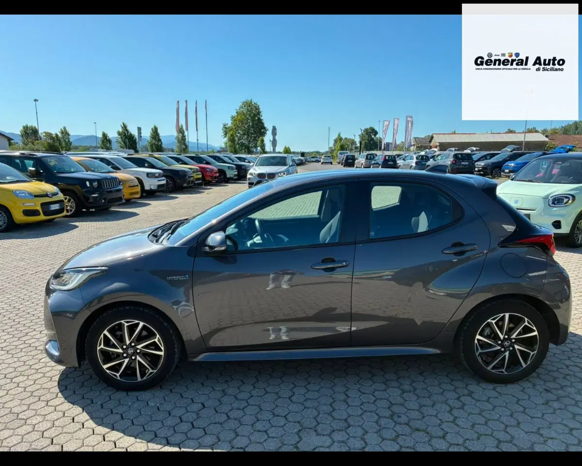 Toyota Yaris usata a Lucca (3)