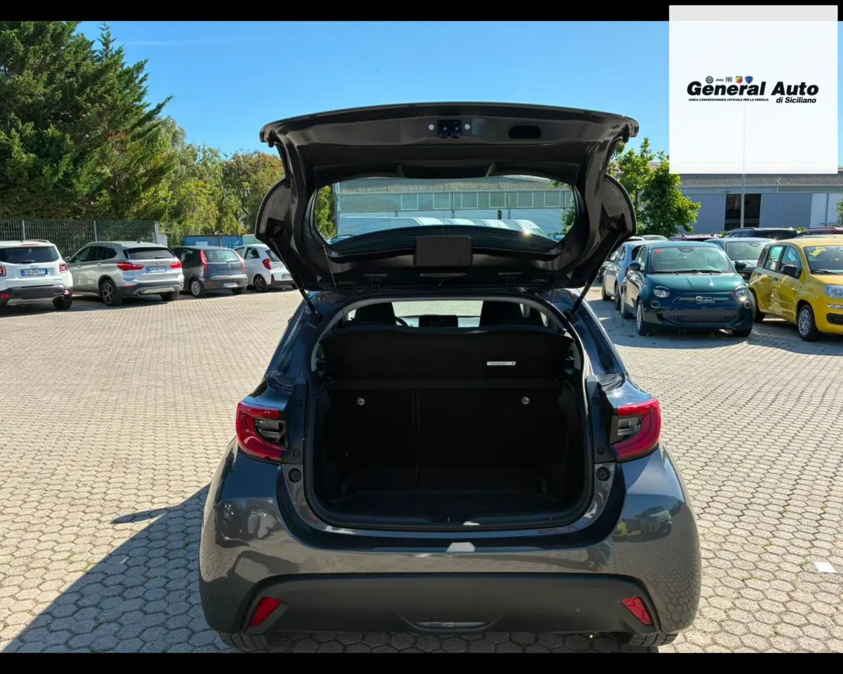 Toyota Yaris usata a Lucca (6)