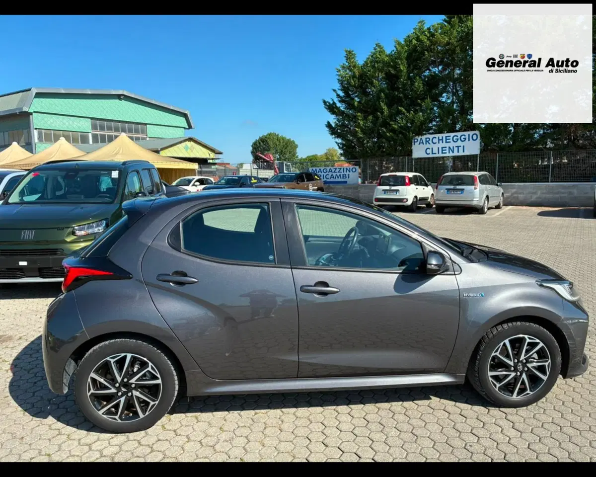 Toyota Yaris usata a Lucca (8)