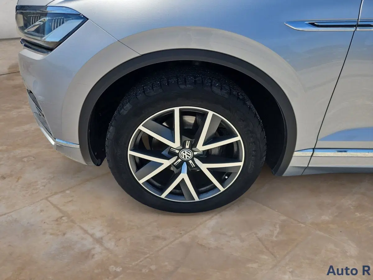 Volkswagen Touareg usata a Potenza (15)