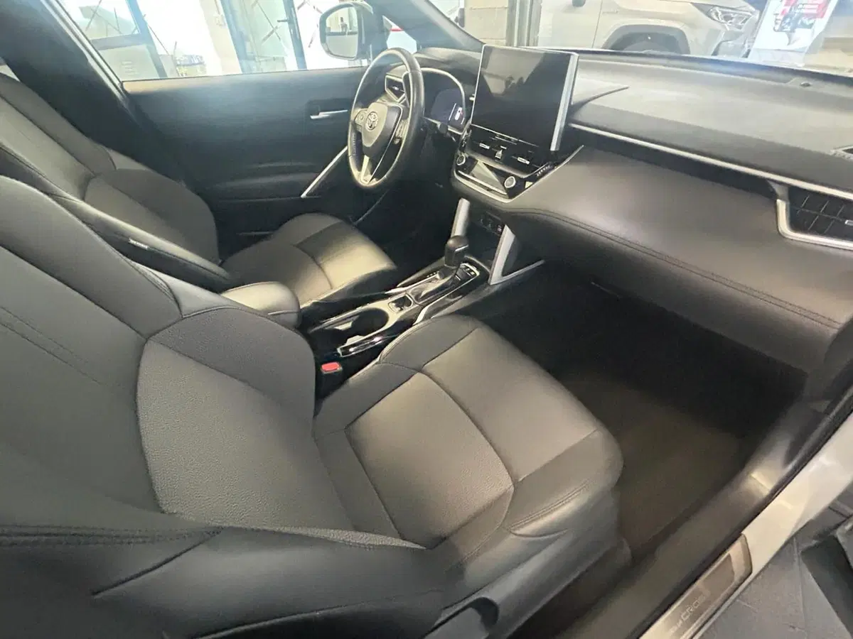 Toyota Corolla Cross Hybrid usata a Bergamo (8)