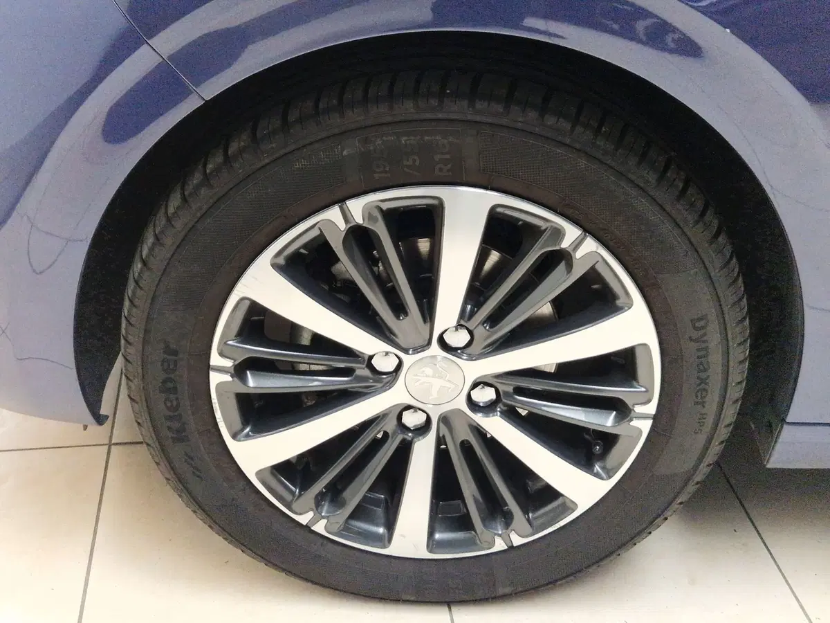 Peugeot 208 usata a Varese (18)