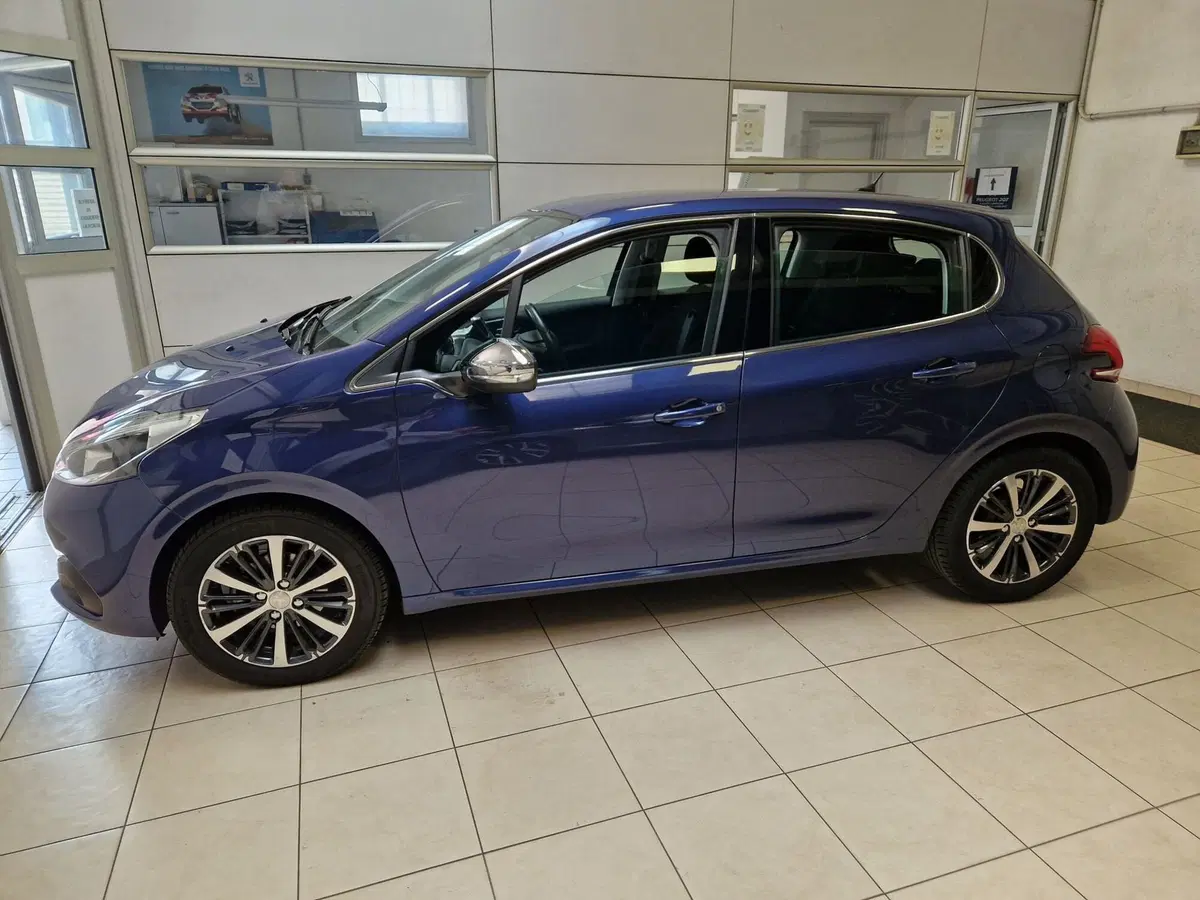 Peugeot 208 usata a Varese (2)