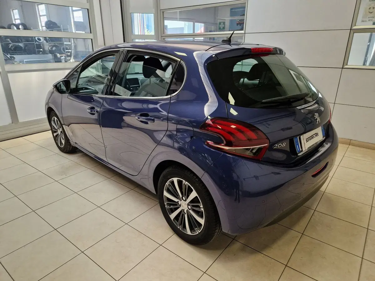 Peugeot 208 usata a Varese (3)